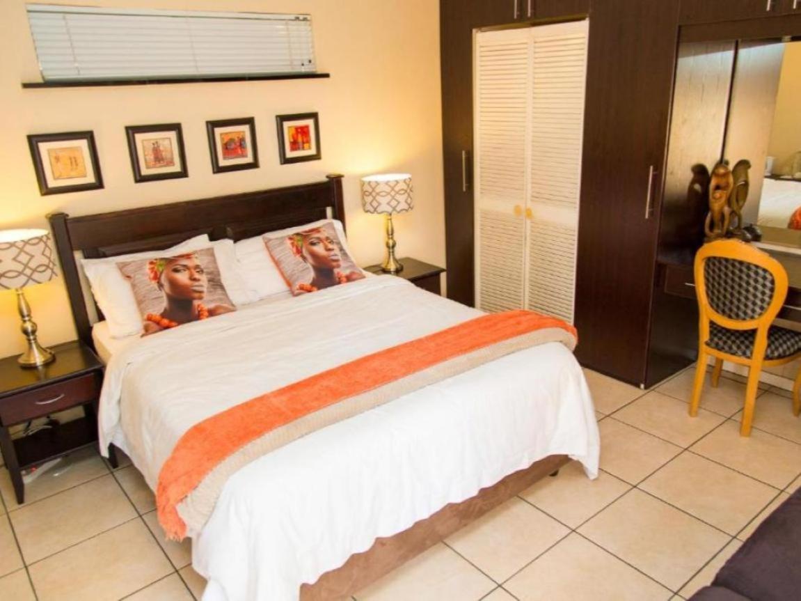 Sollunaa Guesthouse Sandton Habitación foto